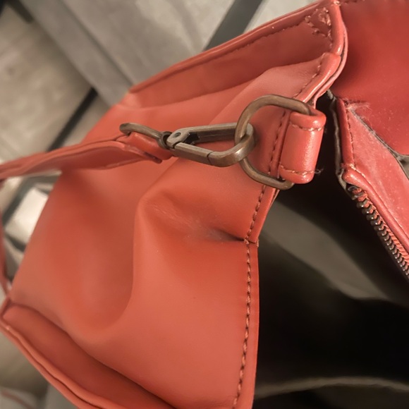 Matt and Nat Tote - Picture 3 of 4